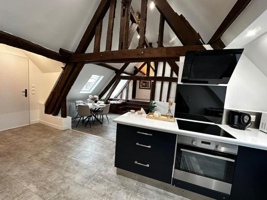 Charme, Poutres Et Elegance Appartement Chartres Buitenkant foto
